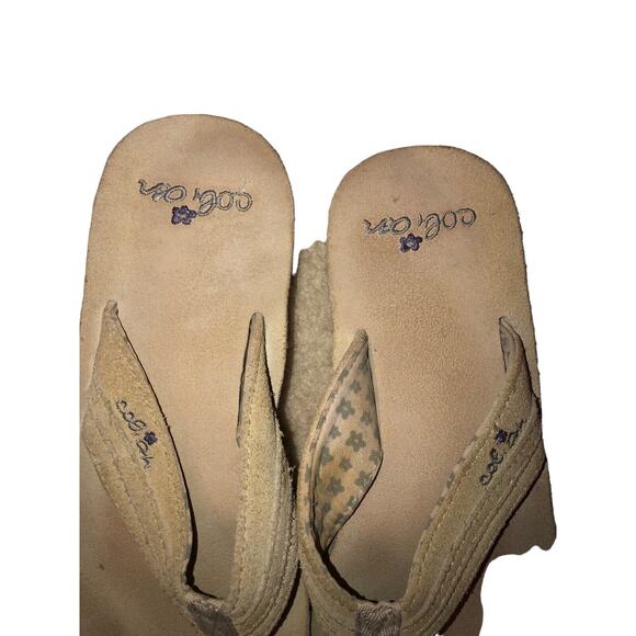 Cobian Women's Flip Flops Sz 7 Dixie Cream One Piece‎ Lined Strap - Picture 3 of 9